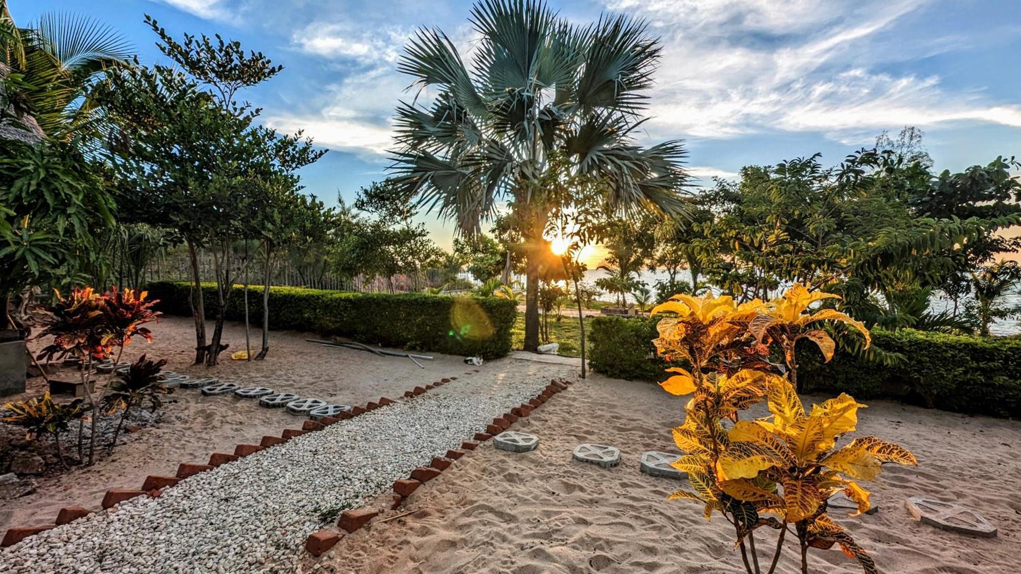 Ampazony Oasis Lodge Mahajanga Dış mekan fotoğraf