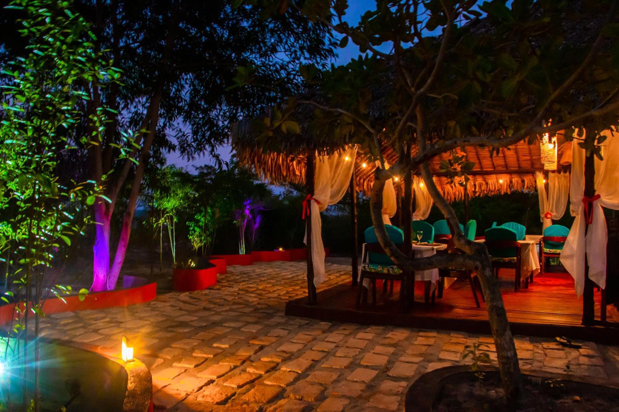 Ampazony Oasis Lodge Mahajanga Dış mekan fotoğraf