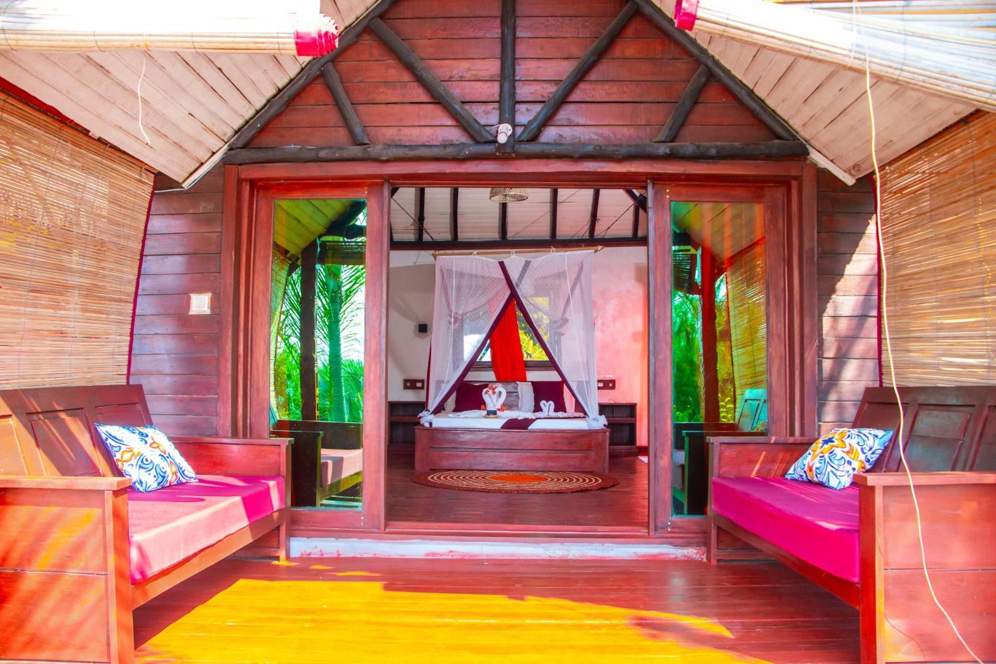 Ampazony Oasis Lodge Mahajanga Dış mekan fotoğraf